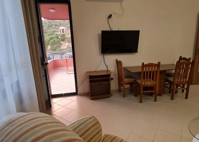 Miami Golem (Tirana)