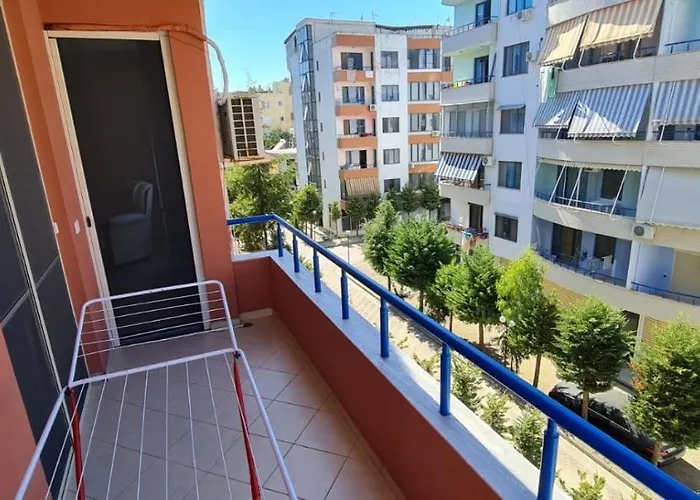 Miami Golem (Tirana)