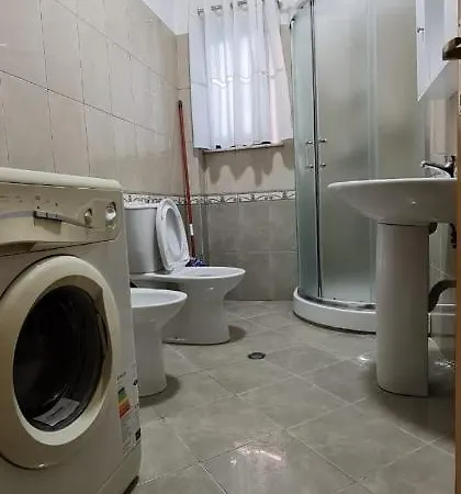 Miami Apartament Golem (Tirana)