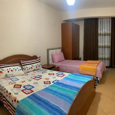 Miami Apartament Golem (Tirana)