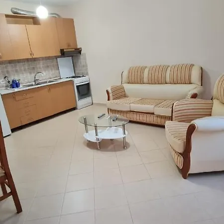 Miami Apartment Golem (Tirana)